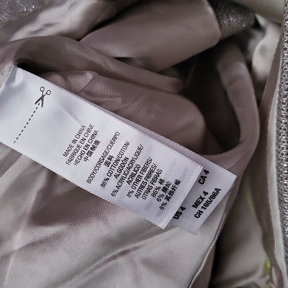 Juicy couture size 4 silver short shorts - Picture 6 of 6